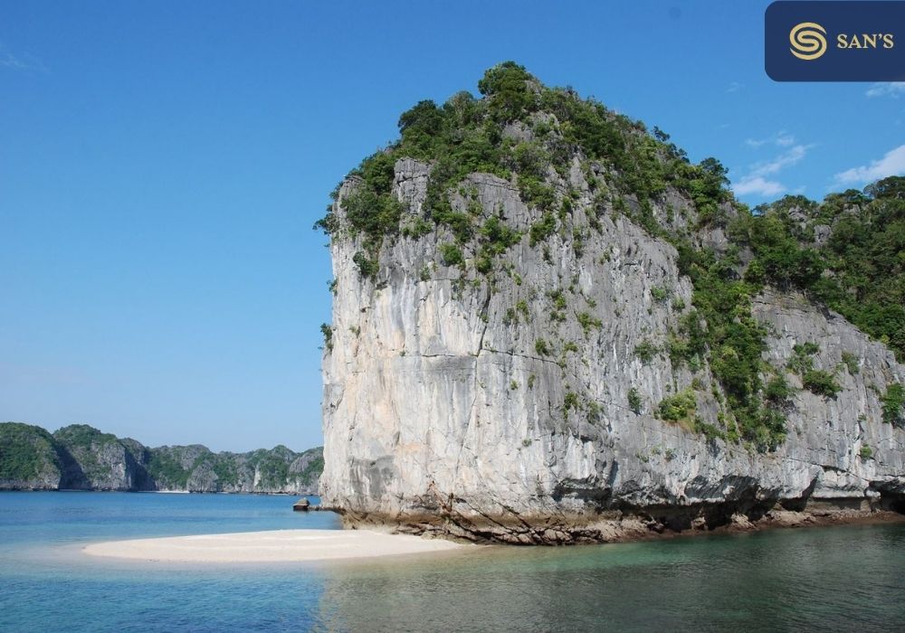Ba Trai Dao Beach: A Tranquil Escape in Halong Bay's Embrace