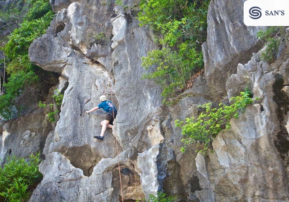 Ideal Timing for Rock Climbing in Halong Bay