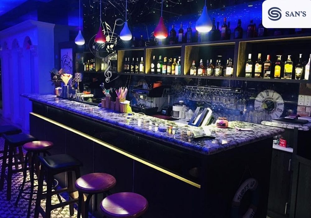 Moonlight Bar is the perfect spot for those who are passionate about savoring top-notch liquors