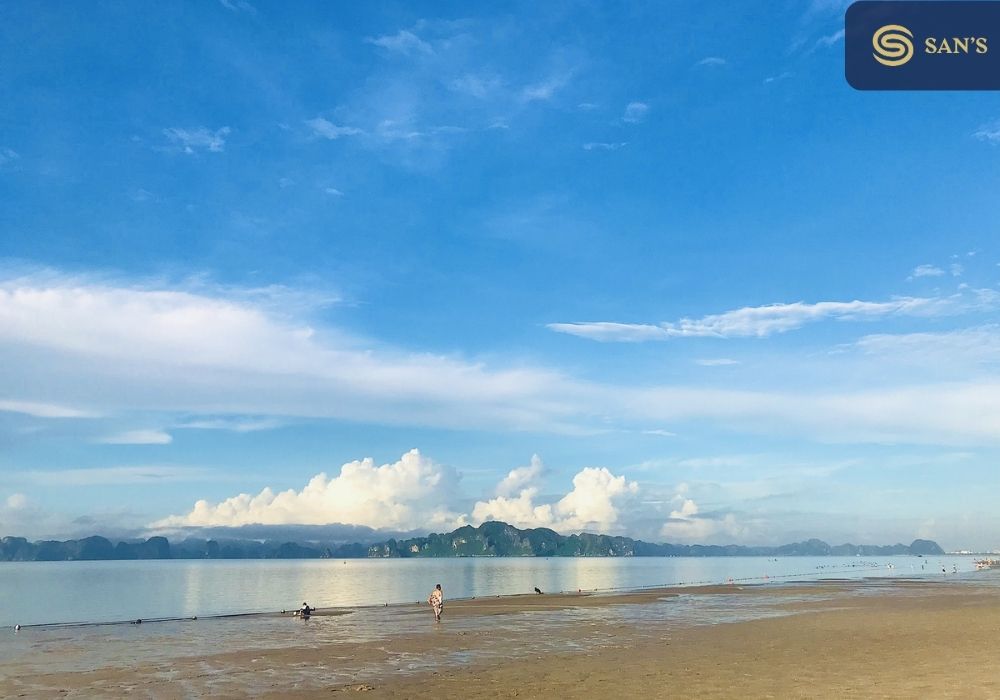 Beautiful coastal scene on Ngoc Vung beach