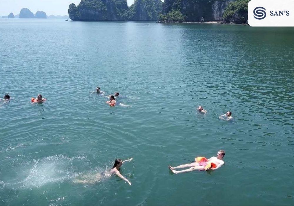 Swimming-in-Halong-Bay