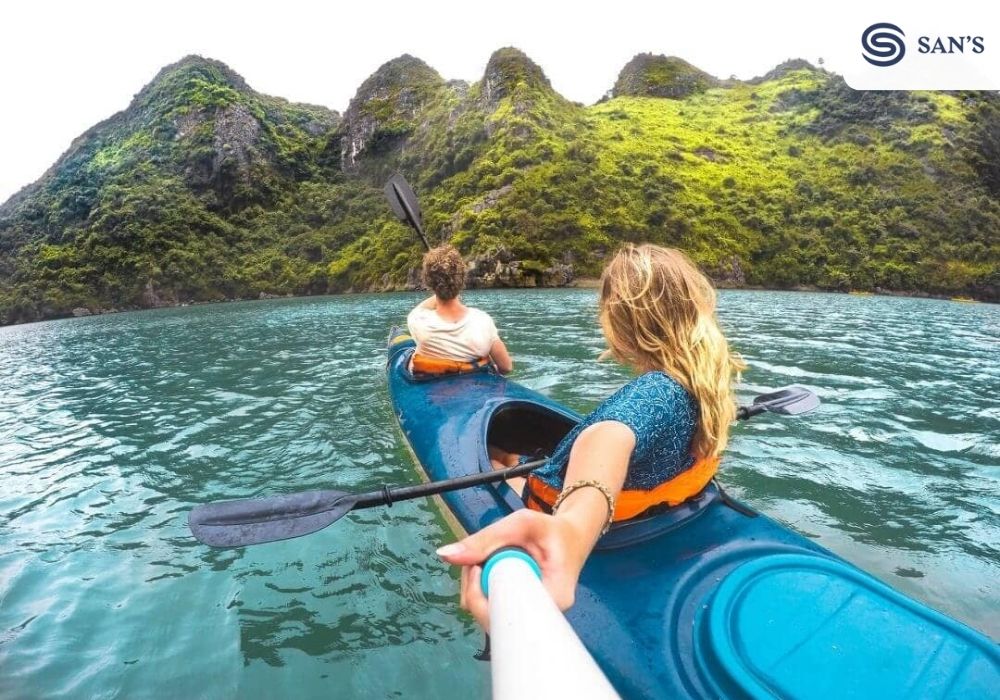 The best time to kayak & snorkel in Lan Ha Bay is from April - October