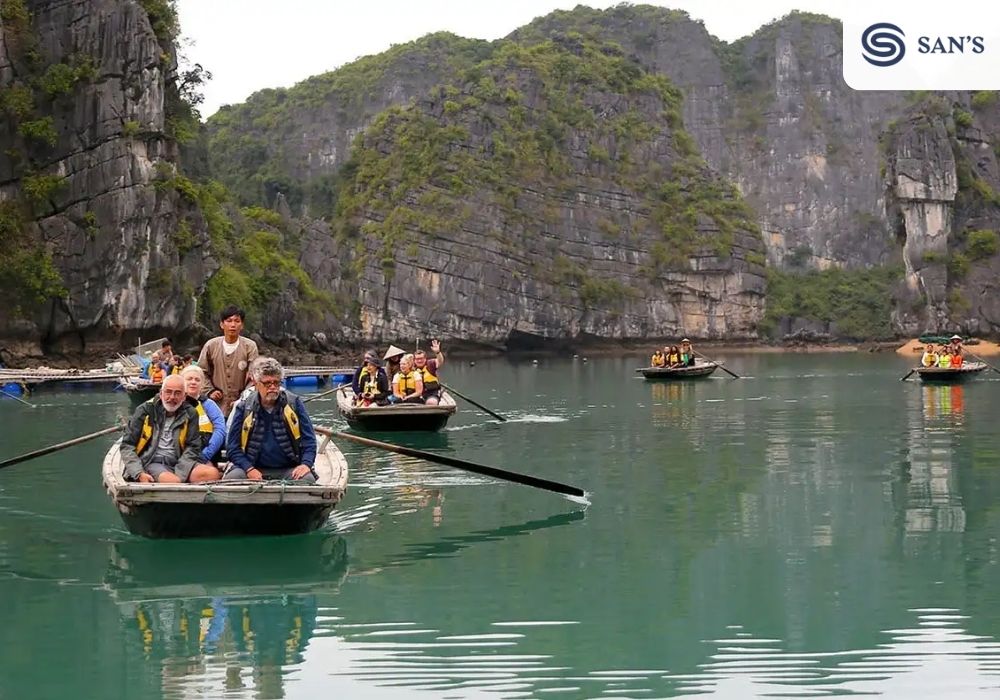 Tourists explore Vung Vieng floating village