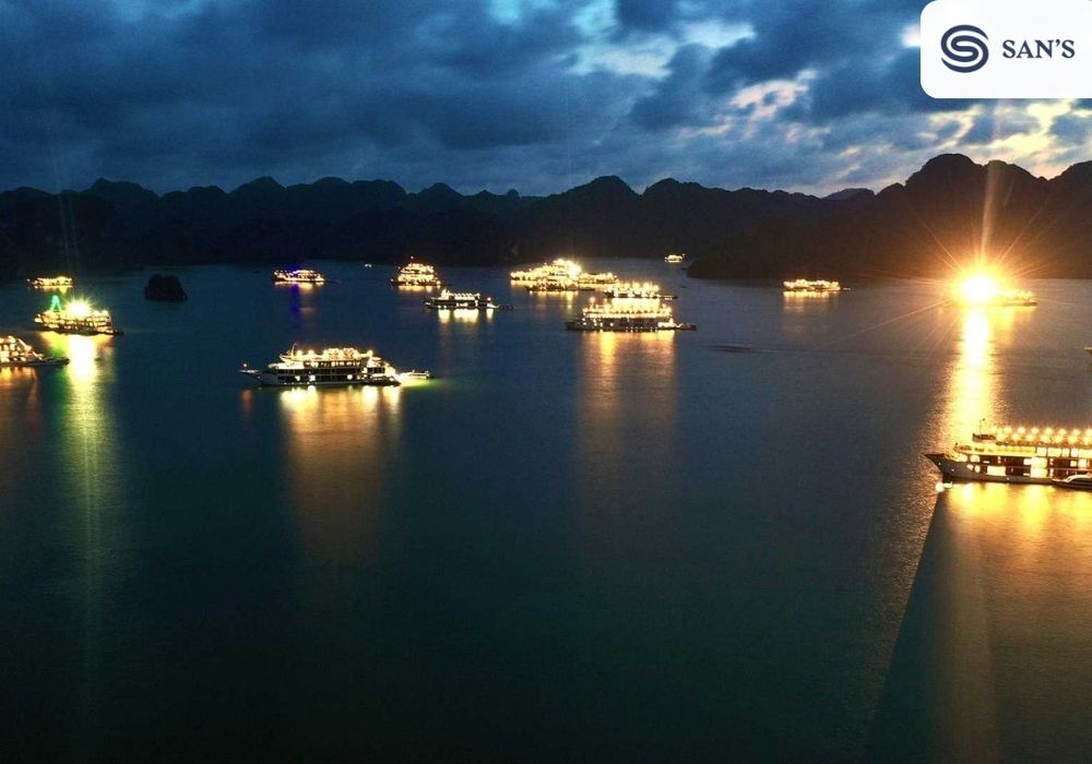 Experience an overnight cruise on Ha Long Bay