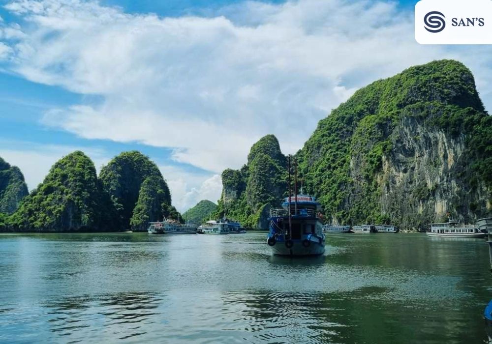 Flight Time to Ha Long Bay: Navigating Halong Bay Weather for the Best Travel Months