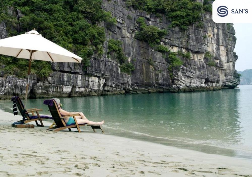 May in Ha Long Bay has warm, humid weather but not too harsh