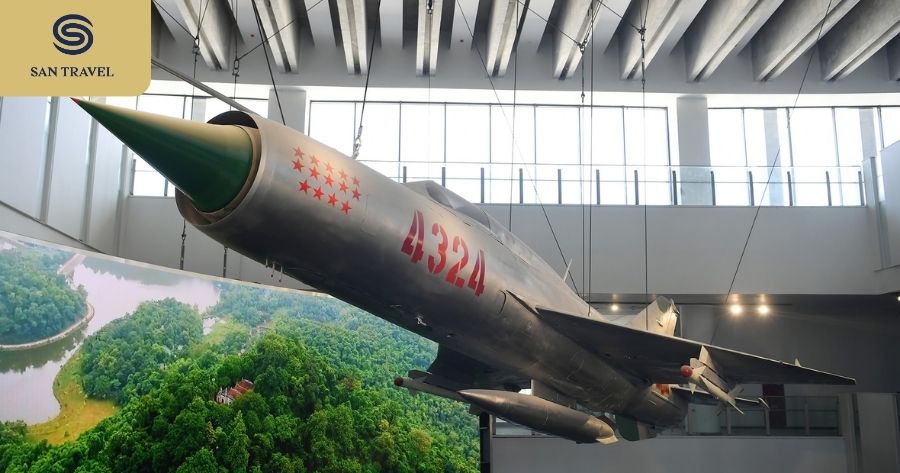 Chiếc MiG-21 số hiệu 4324